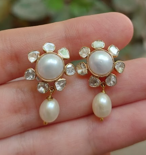 14K pearl retailer earrings see description