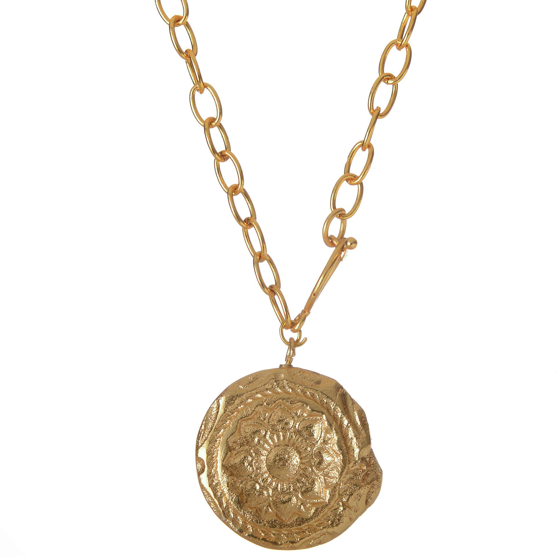 gold pendant necklace for women