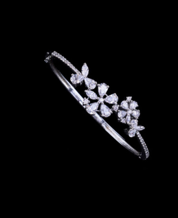 925 Silver Vera Floral Swarovski Bracelet - Amrrutam 