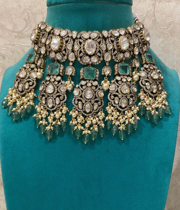 925 Silver Devragni Victorian Emerald Necklace Set - Amrrutam 
