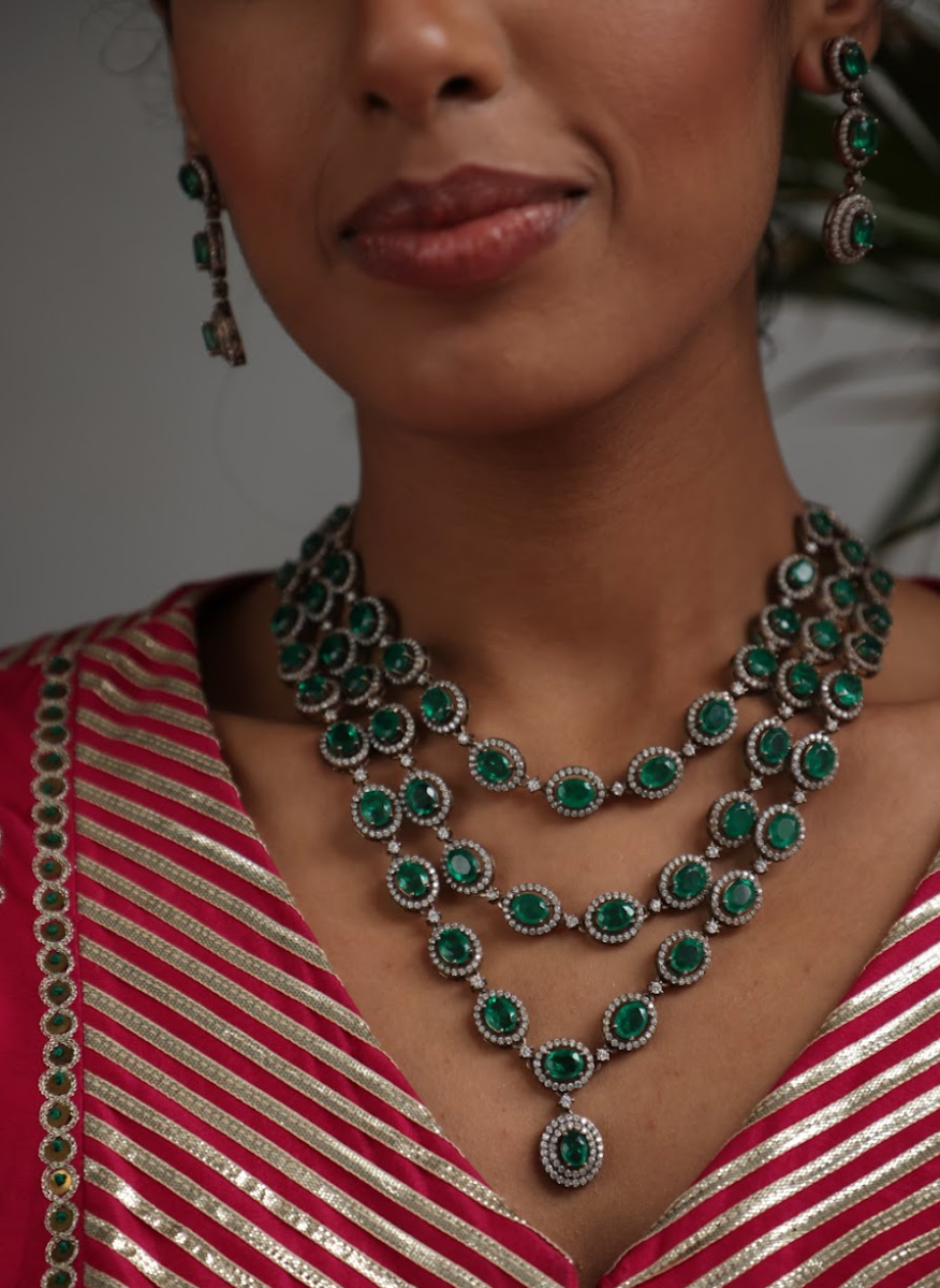 925 Silver Bavara Victorian Emerald Triple Layer Necklace Set - Amrrutam 